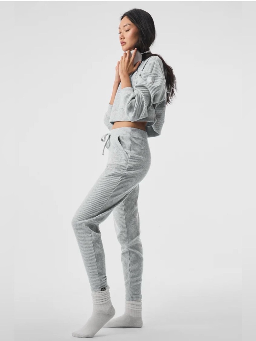 Alo Yoga Muse Ribbed Cropped Hoodie in Athletic Heather Grey Women’s Medium $118 - Picture 3 of 7